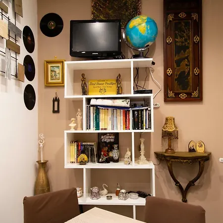 First House Posillipo בית נופש *