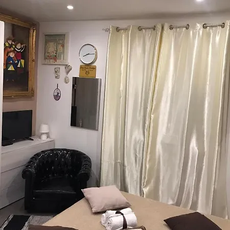 펜션 First House Posillipo 나폴리